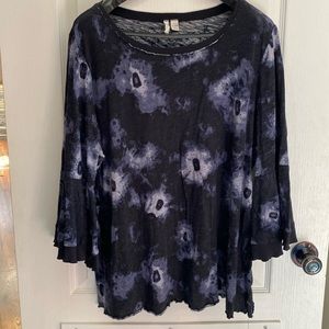 Cato Long Bell sleeves 18/20 Tee